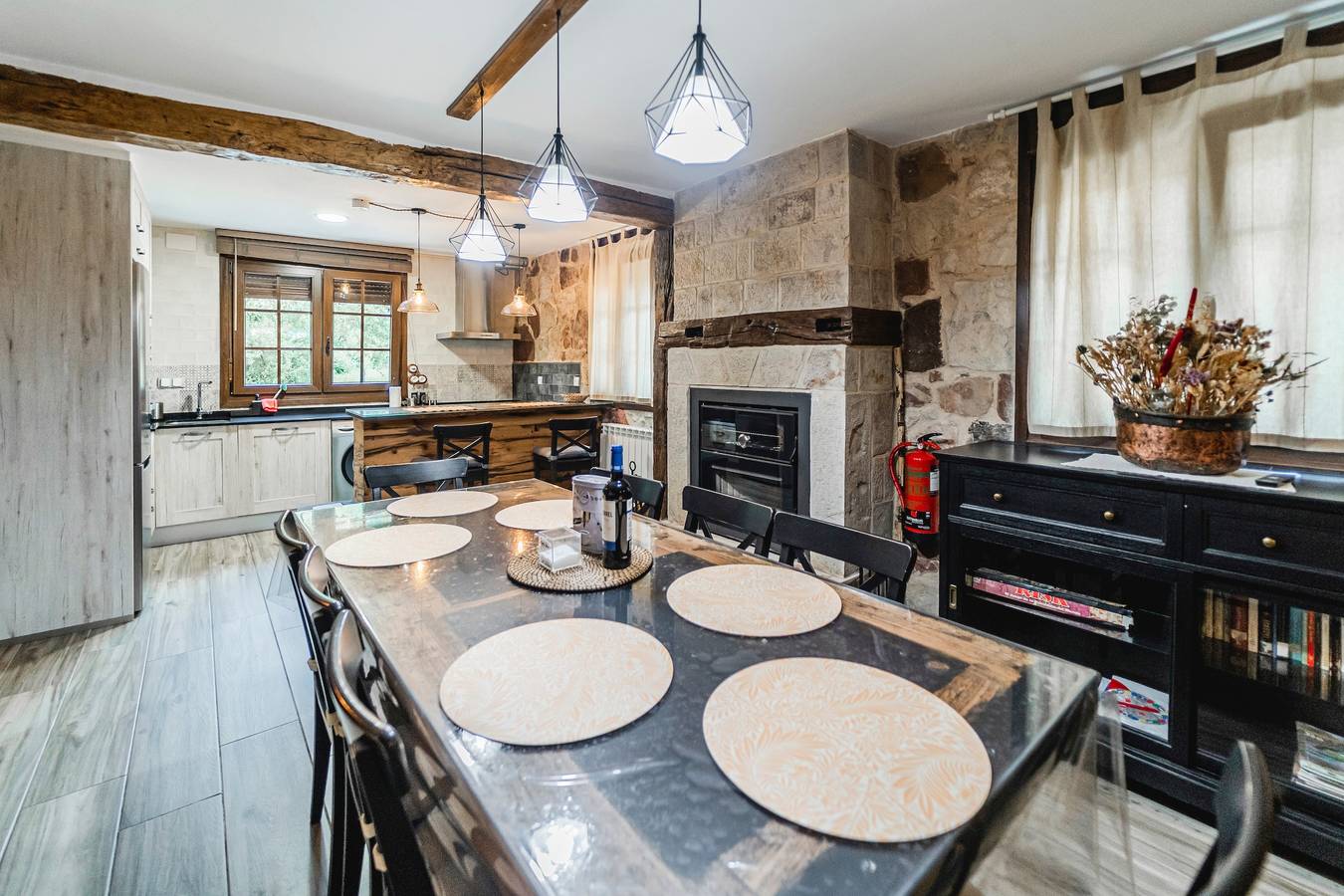 Casa rural 'La Genciana' con vistas a la montaña y Wi-Fi in Valmala, Provincia de Burgos