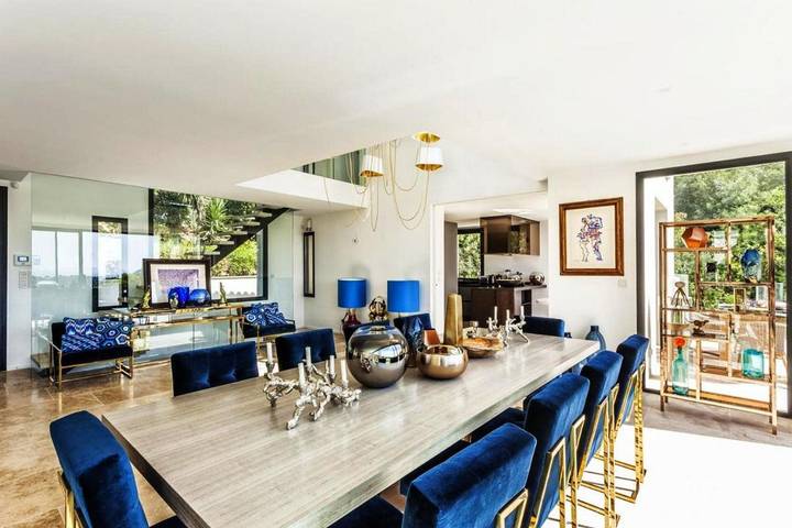 Location de vacances pour 12 personnes, avec jardin ainsi que vue et piscine, animaux acceptés dans Porquerolles - 4