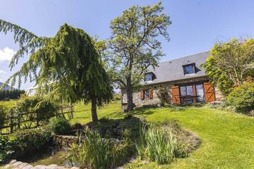 Gîte pour 8 personnes, avec terrasse et jardin, animaux acceptés à Arras-en-Lavedan