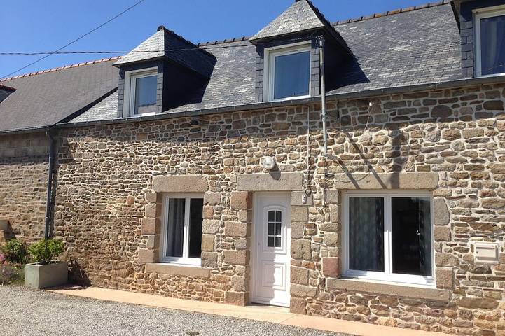 Location de vacances pour 6 personnes, avec Jardin à Saint-Broladre