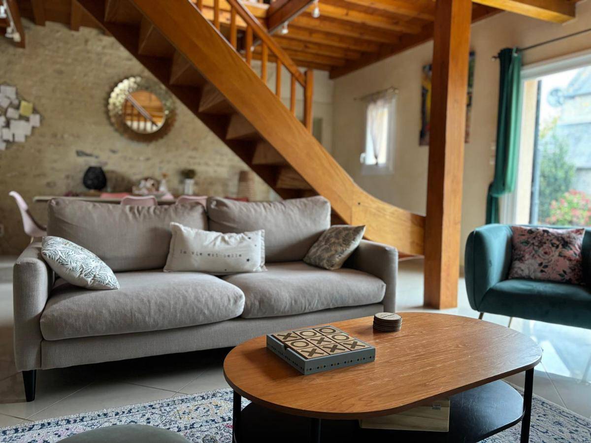 Le So Art, grande maison 4 chambres, terrain de pétanque, grand jardin clos, flipper, babyfoot, jeux Arcade, ping pong,1 km mer, proche golf, Port en Bessin, Bayeux et plages du débarquement, adaptée enfants in Commes, Bayeux und Umgebung