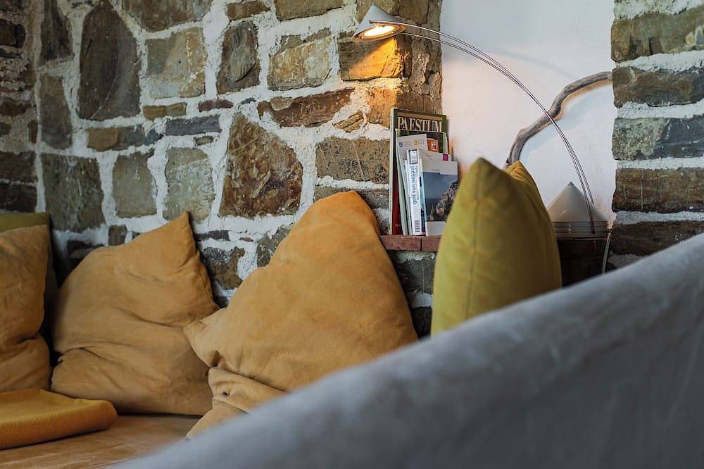Ganze Wohnung, Casa Melagrana: 2 Fewos mitten in der Natur, Maisonette-Whg \"Casa Melagrana 1\" in Santa Maria di Castellabate, Cilento