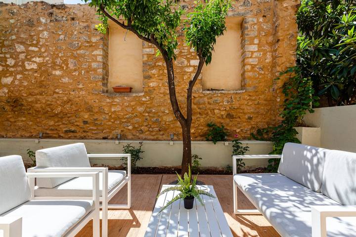 Ferienwohnung für 4 Personen, mit Garten, kinderfreundlich in Kalamata