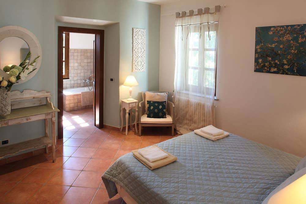 Luxusvilla mit beheiztem privatem Pool, herrlichem Blick und ländlicher Lage in Licciana Nardi, Val di Magra