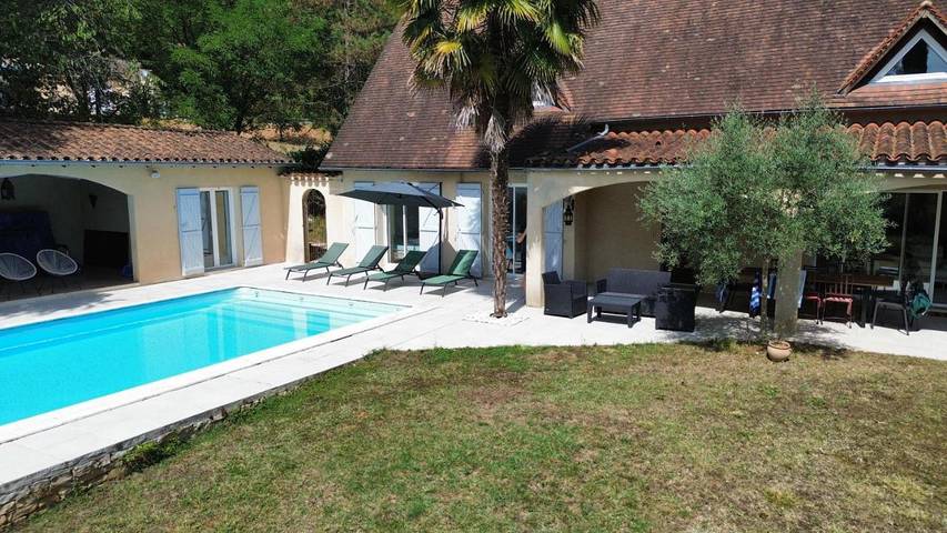Location de vacances pour 8 personnes, avec piscine et jardin à Lamagdelaine - 2