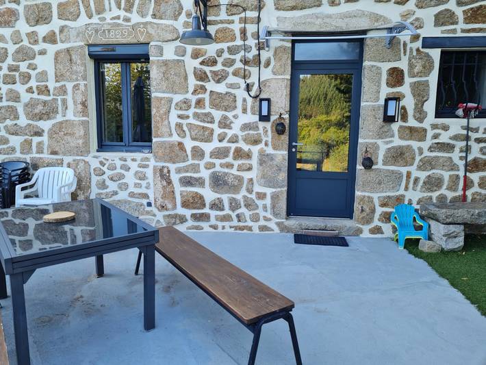 Gîte pour 9 personnes, avec jardin et terrasse