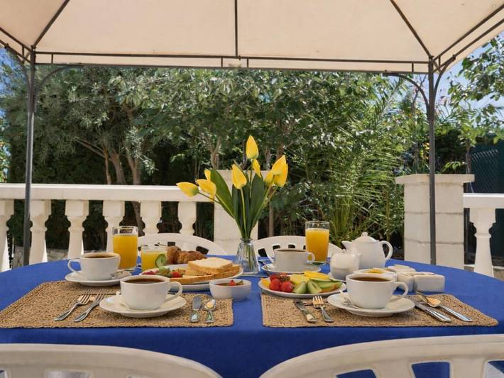 Ferienhaus für 4 Personen, mit Terrasse und Garten sowie Pool