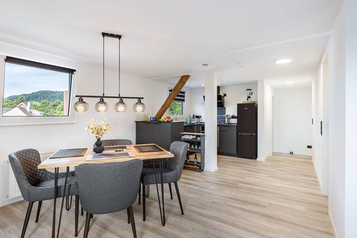 Appartement entier, Appartement de vacances "Auszeit Matzi" dans un endroit calme avec jardin privé pour se détendre in Öhningen, Untersee