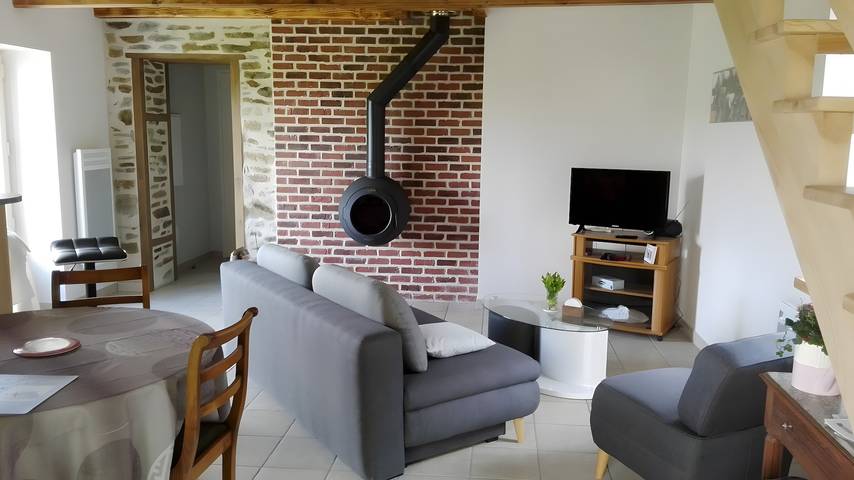 Gîte in the Heart of the Countryside with Private Garden in Avèze, Volcans d'Auvergne Regional Nature Park