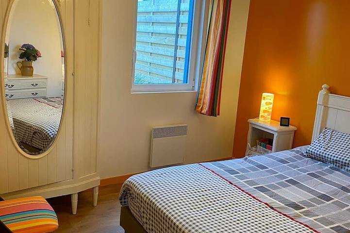 Location de vacances pour 8 personnes, avec terrasse ainsi que jardin et jacuzzi, animaux acceptés dans Plage Kermor - 2
