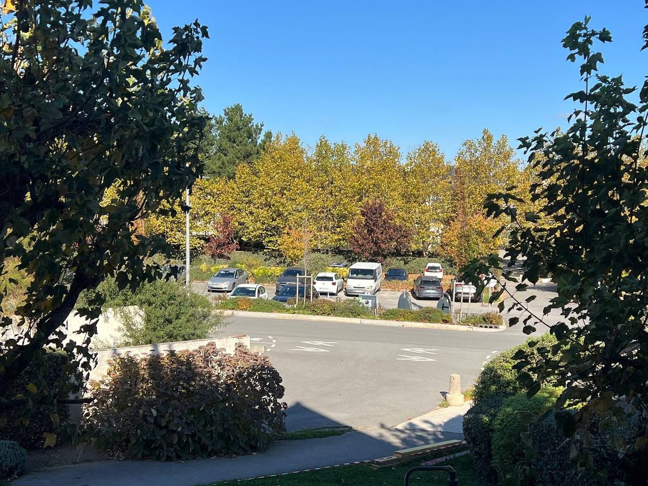 Apartamento entero, Apartamento “Arzon” con terraza, piscina compartida y jardín común in Kerjouanno, Arzon