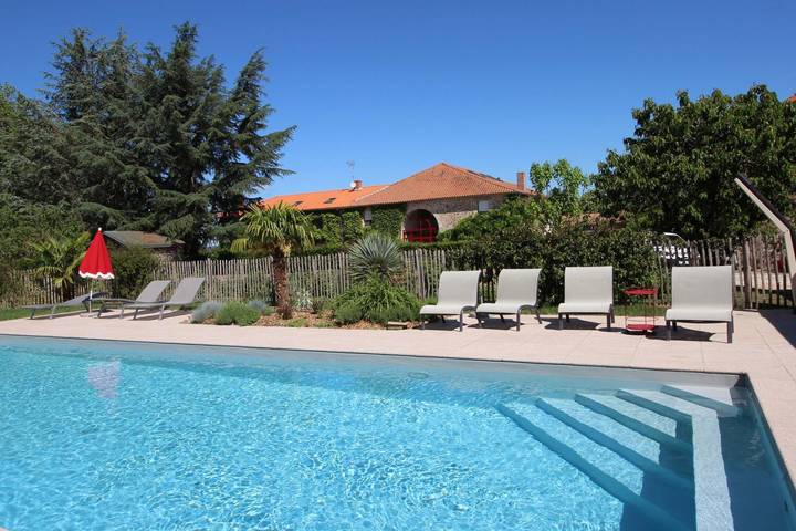 Bed and breakfast para 5 pessoas, com Jardim e Piscina em França