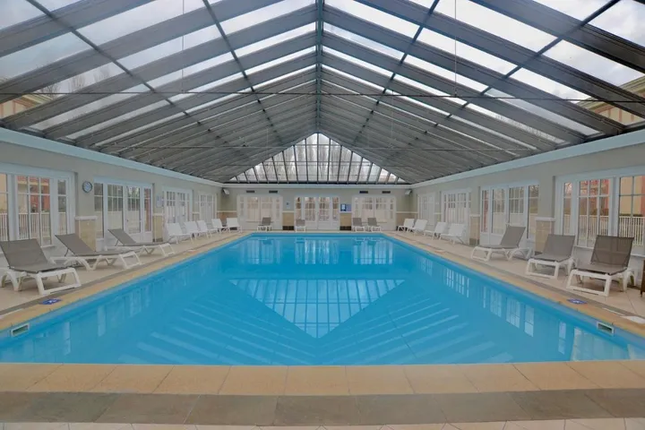 Apartamento de vacaciones para 5 personas, con jardín además de vistas y piscina - 1