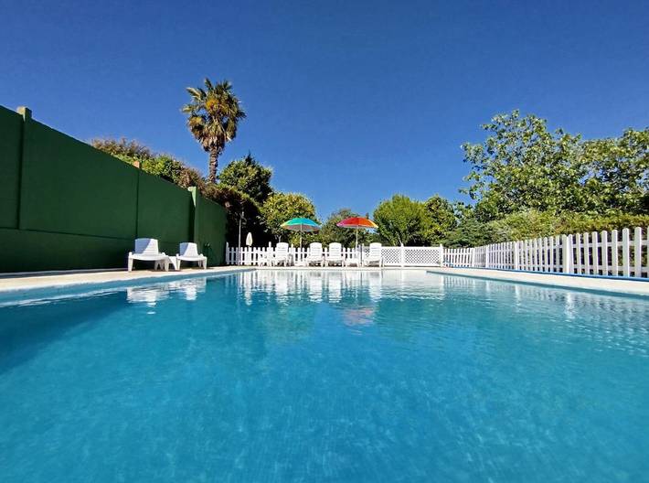 Apartamento para 8 personas, con jardín además de piscina y vistas, Se admiten mascotas en Teo