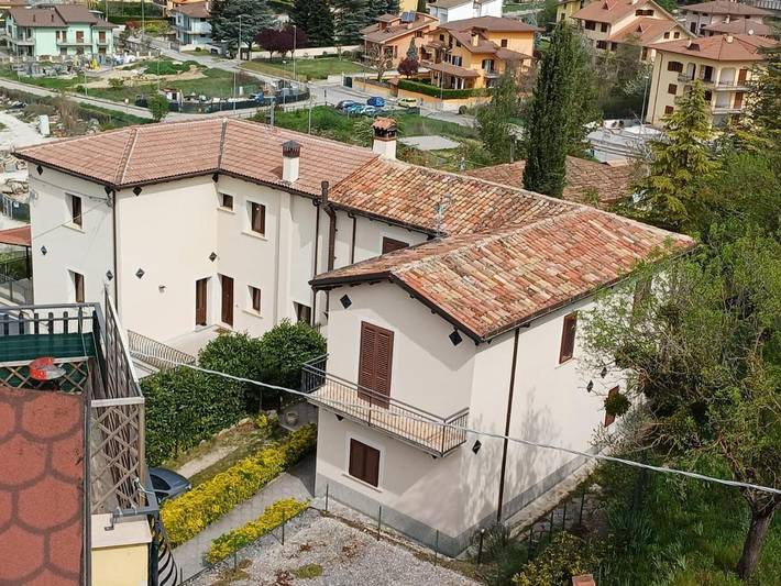 Casa vacanza per 2 persone, con giardino e balcone a L'Aquila