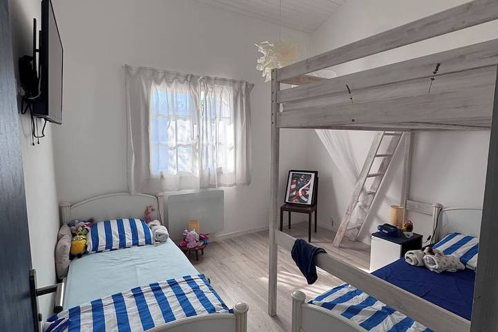 A traditional country home nestled between the ocean, forests, and lakes in Ondres, Côte d’Argent