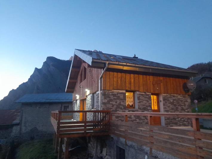 Gîte pour 10 personnes, avec Balcon ainsi que Terrasse et Vue à Saint-Martin-de-la-Porte