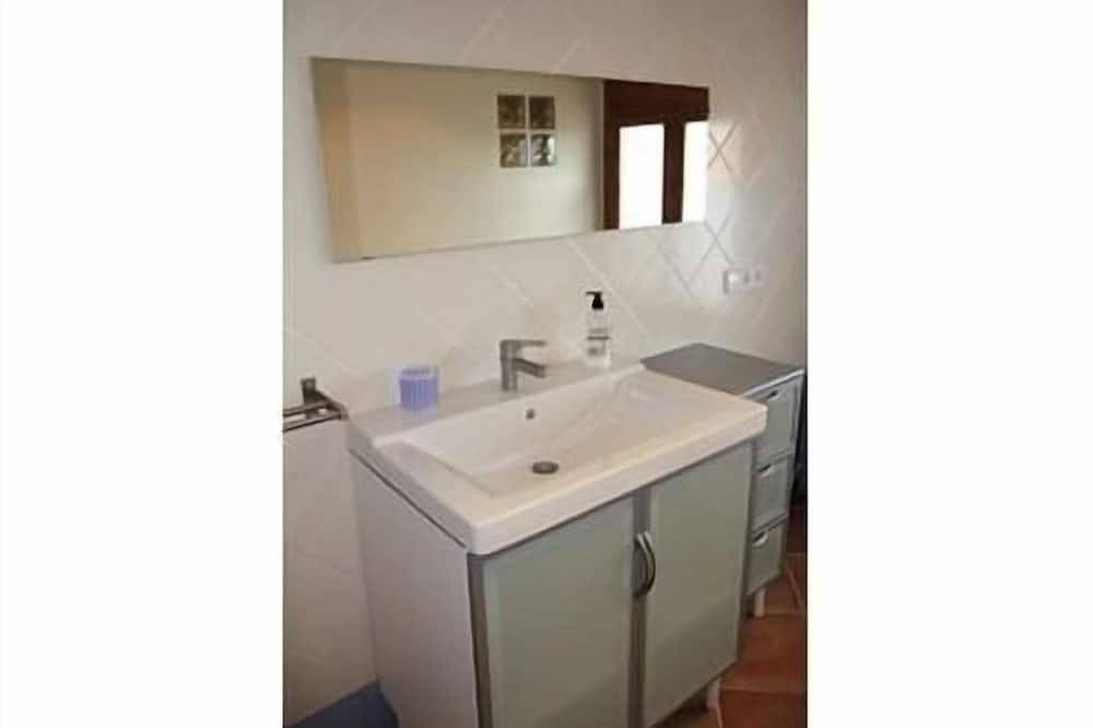Apartamentos Casa Trillo for 8 people in Torres del Obispo, Graus