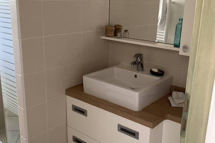 Location de vacances pour 7 personnes, avec jacuzzi et piscine ainsi que jardin et balcon à Ceyreste - 4