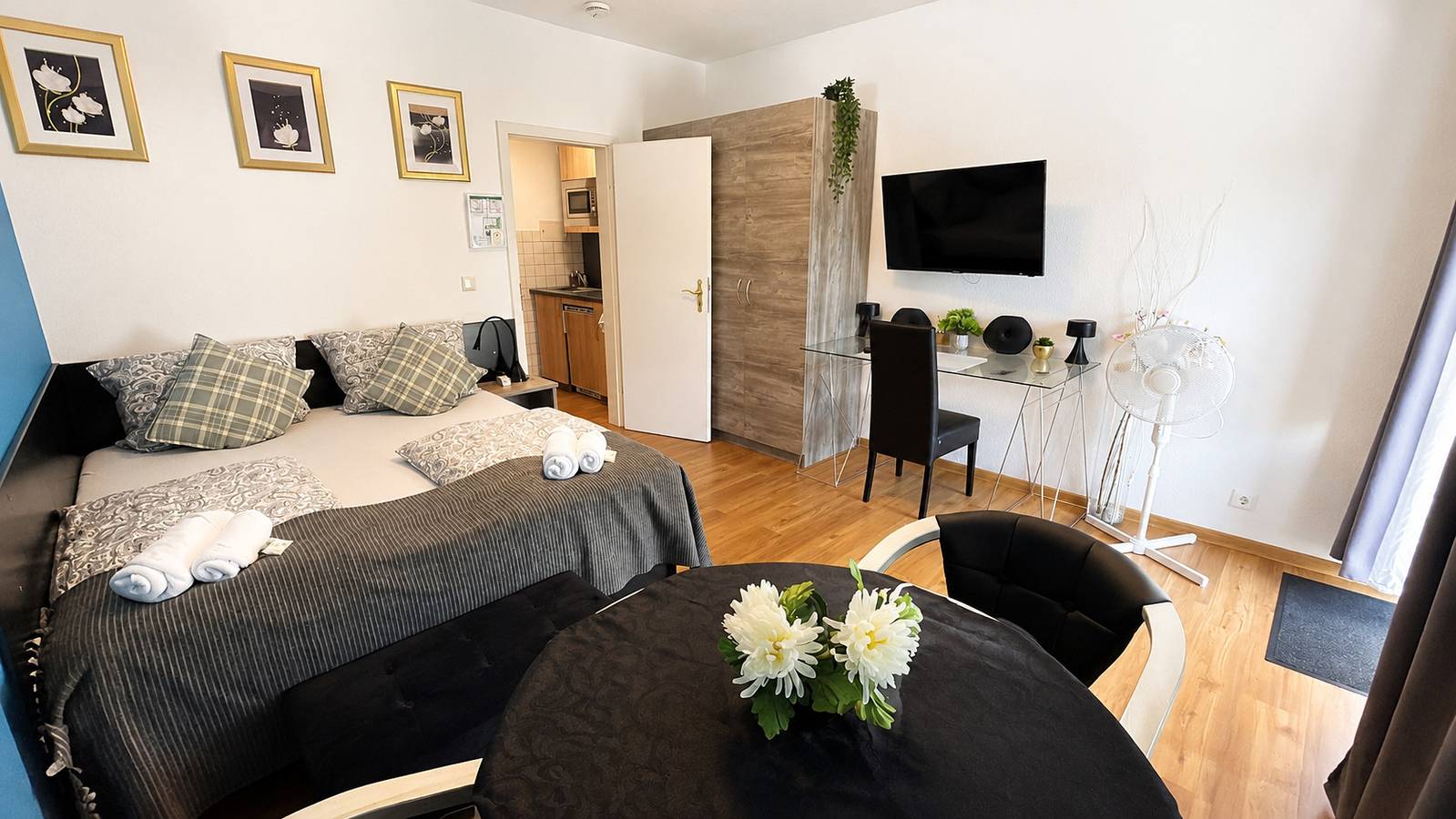Ganze Ferienwohnung, Ferienwohnung für 2 Personen mit Balkon in Deutsches Eck, Koblenz