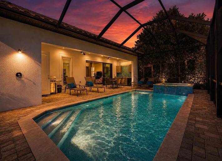 Holiday home for 8 people, with balcony and hot tub as well as pool - 1