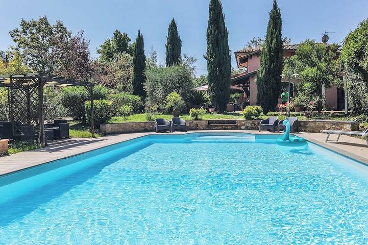 Casa con piscina privata, giardino recintato, aria condizionata a 25km da Lucca in Fucecchio, Firenze province