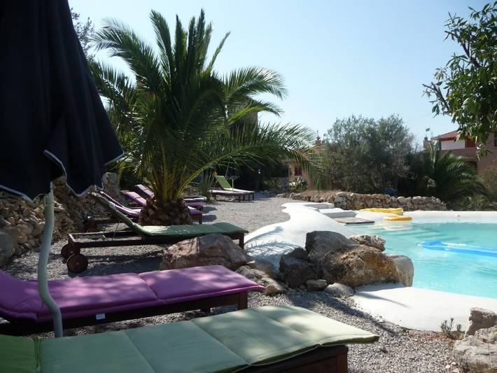 Casa vacanza per 3 persone, con Balcone e Terrazza nonché Giardino e Piscina a Porticello