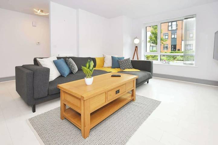 Apartment for 7 people, with balcony in Stoke-on-Trent