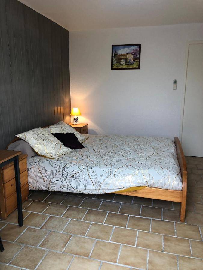 Chambre d’hôte pour 4 personnes, avec Terrasse et Jardin ainsi que Piscine et Vue