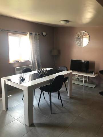 Gîte pour 5 personnes, avec terrasse dans Hamelet