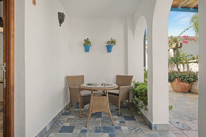 Apartamento inteiro, Encantador apartamento con piscina, terraza, aire acondicionado y Wi-Fi in Conil de la Frontera, Costa de la luz