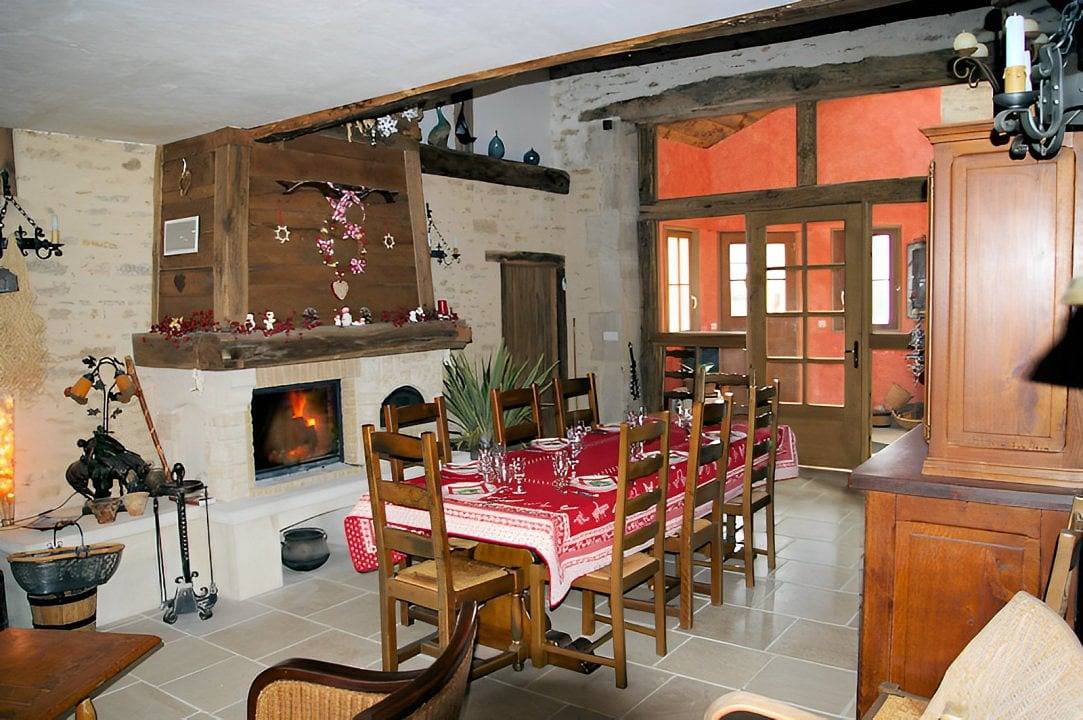 Le Rempart - voyage in Salives, Région de Dijon