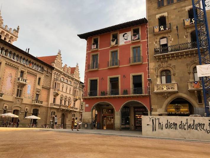 Gîte pour 12 personnes, avec balcon et vue à Vic - 4
