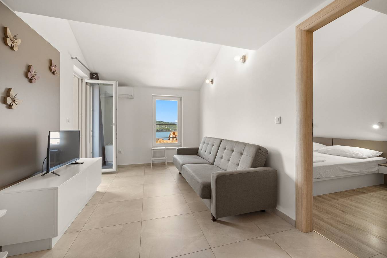 Ganze Wohnung, Apartment Paula with Sea View in Cres Stadt, Cres