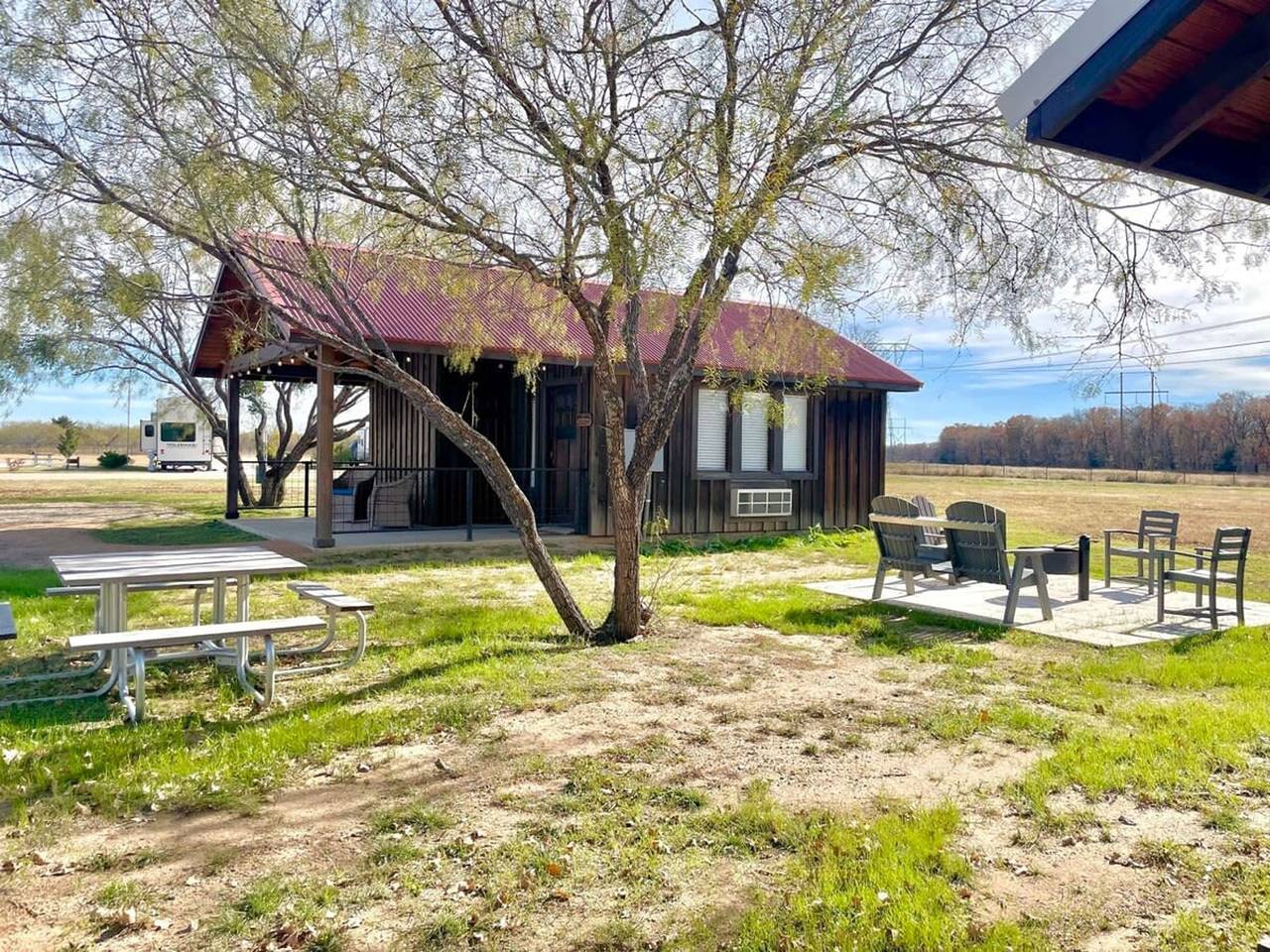 The Kingfisher Cabin 15Min to Magnolia & Baylor in McLennan County