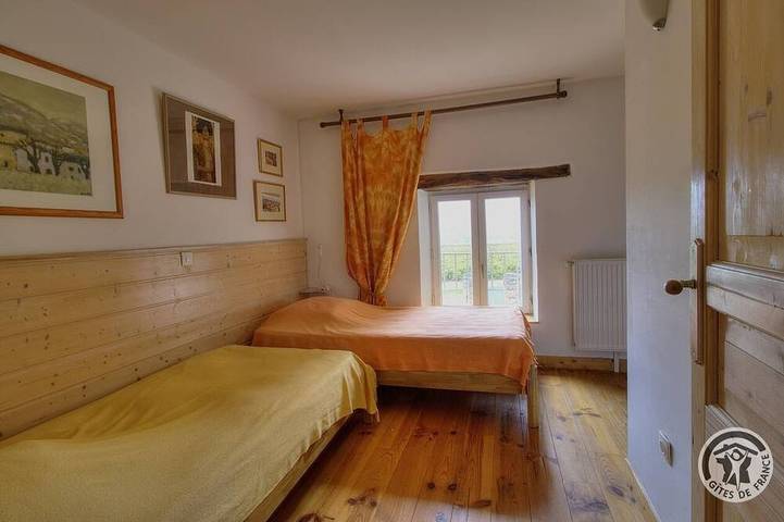 Location de vacances pour 4 personnes, avec jardin à Le Perréon - 2