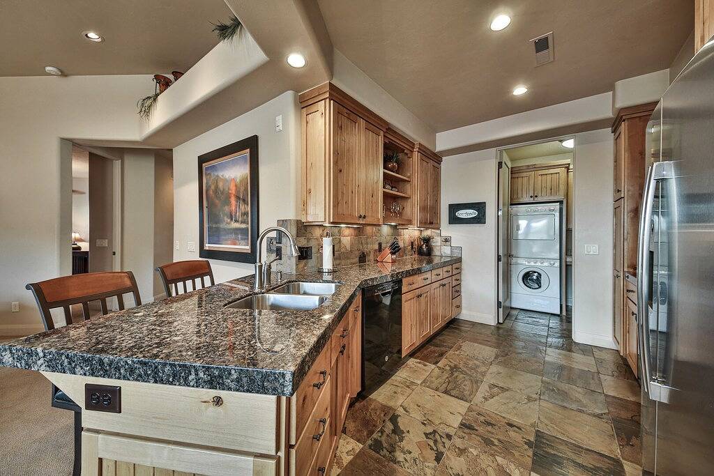 Atemberaubende Red Mountain View Unbefleckte Entrada Free Passes Elevation Fitness in St. George, Zion Nationalpark