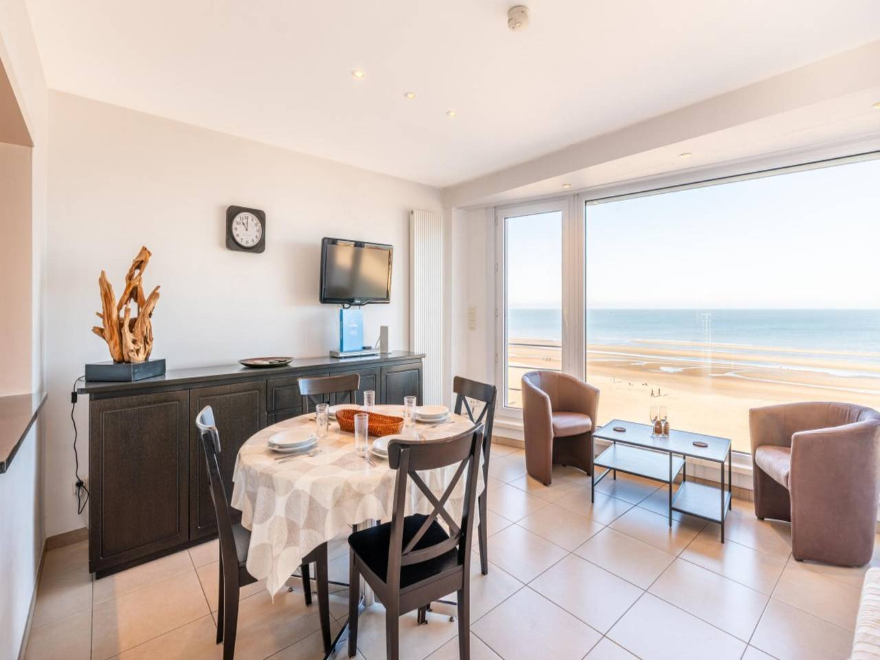 Ganze Wohnung, Renovierte Wohnung mit Meerblick
 in Koksijde-Bad, Koksijde