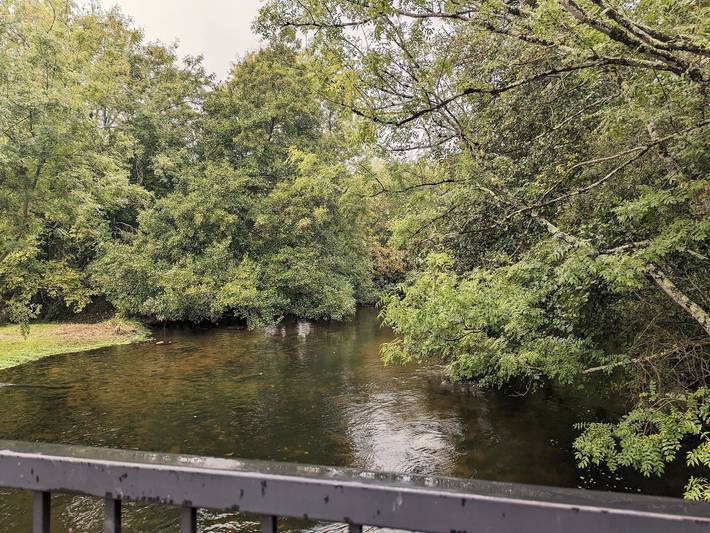 Sint-Martens-Latem: Historische Molen aan de Rivier Creuse met Privéterras en Moderne Gemakken in Saint-Aigny, Le Blanc und Umgebung