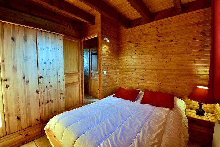 Gîte pour 6 personnes, avec terrasse et vue, animaux acceptés à Saint-Floret - 3