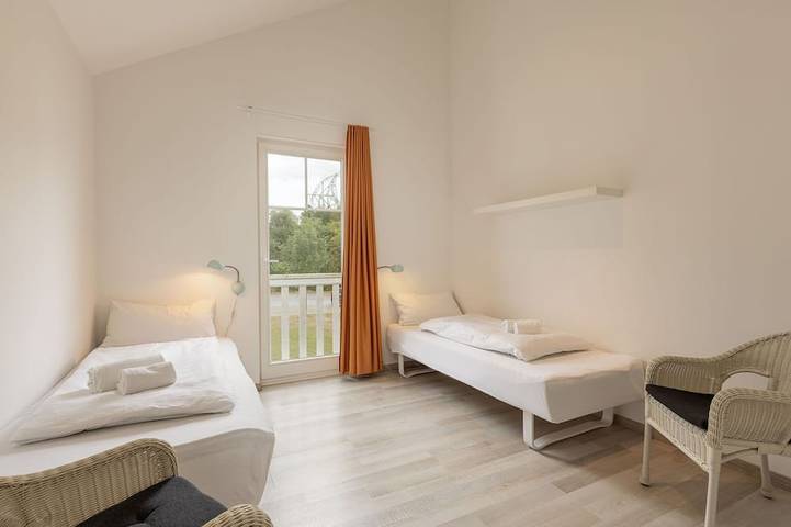 Bungalow für 4 Personen, mit Terrasse und Whirlpool sowie Sauna und Balkon/Terrasse in Sierksdorf - 3