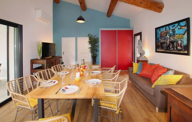 Acogedor apartamento de 1 dormitorio con WiFi y aparcamiento, a 2,5 km de Saint-Alban-Auriolles in Labeaume, Ardèche