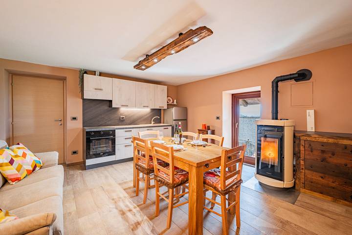 Agriturismo per 4 persone, con balcone e panorama in Provincia di Cuneo