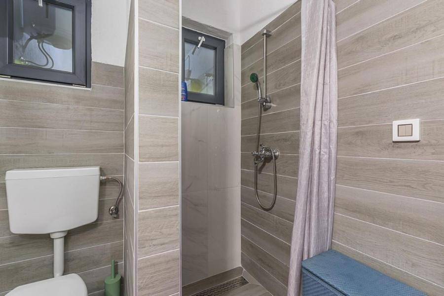 Ganze Wohnung, Apartment fur 2 Personen nur 50m vom Strand. in Novigrad, Umag und Umgebung