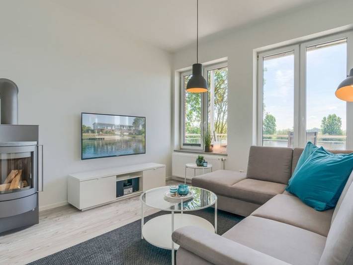Ferienwohnung für 2 Personen, mit Seeblick und Balkon, mit Haustier in Tielen