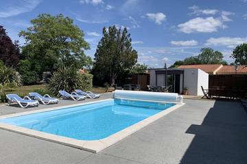 Gîte pour 2 personnes, avec jardin et piscine à Sallertaine
