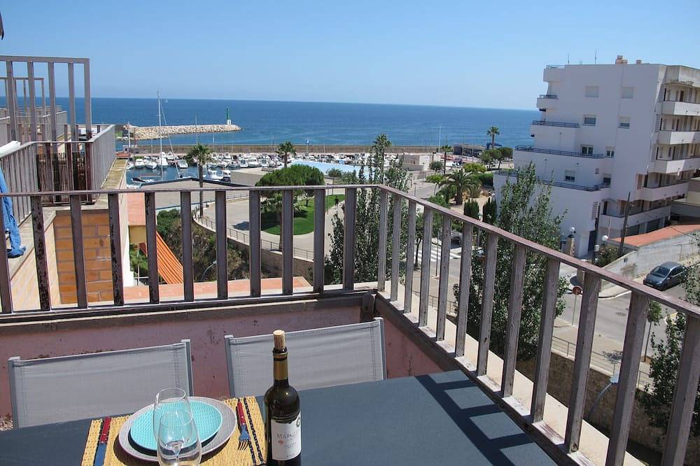 Apartamento entero, Encantador apartamento con gran terraza y vista al puerto. in Tierras del Ebro, Costa Dorada