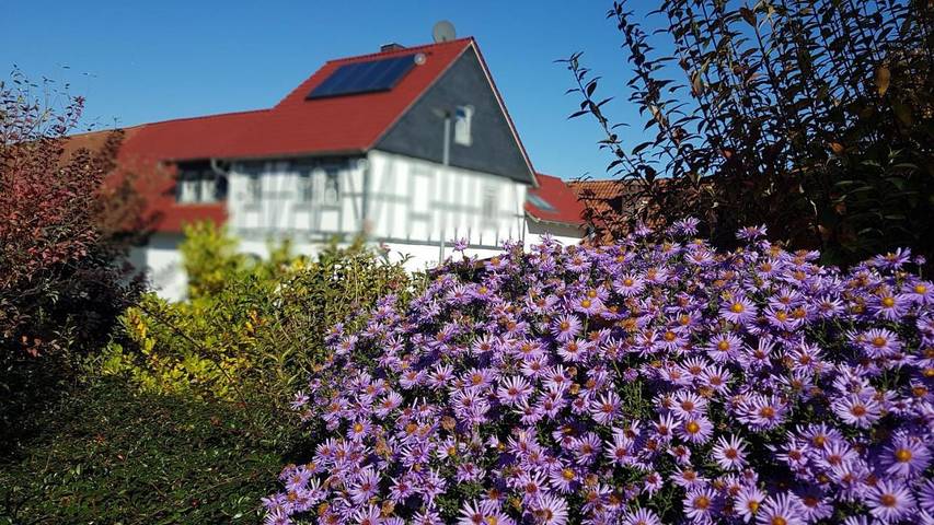 Ferienwohnung für 4 Personen, mit Balkon und Garten sowie Ausblick in Wolfhagen