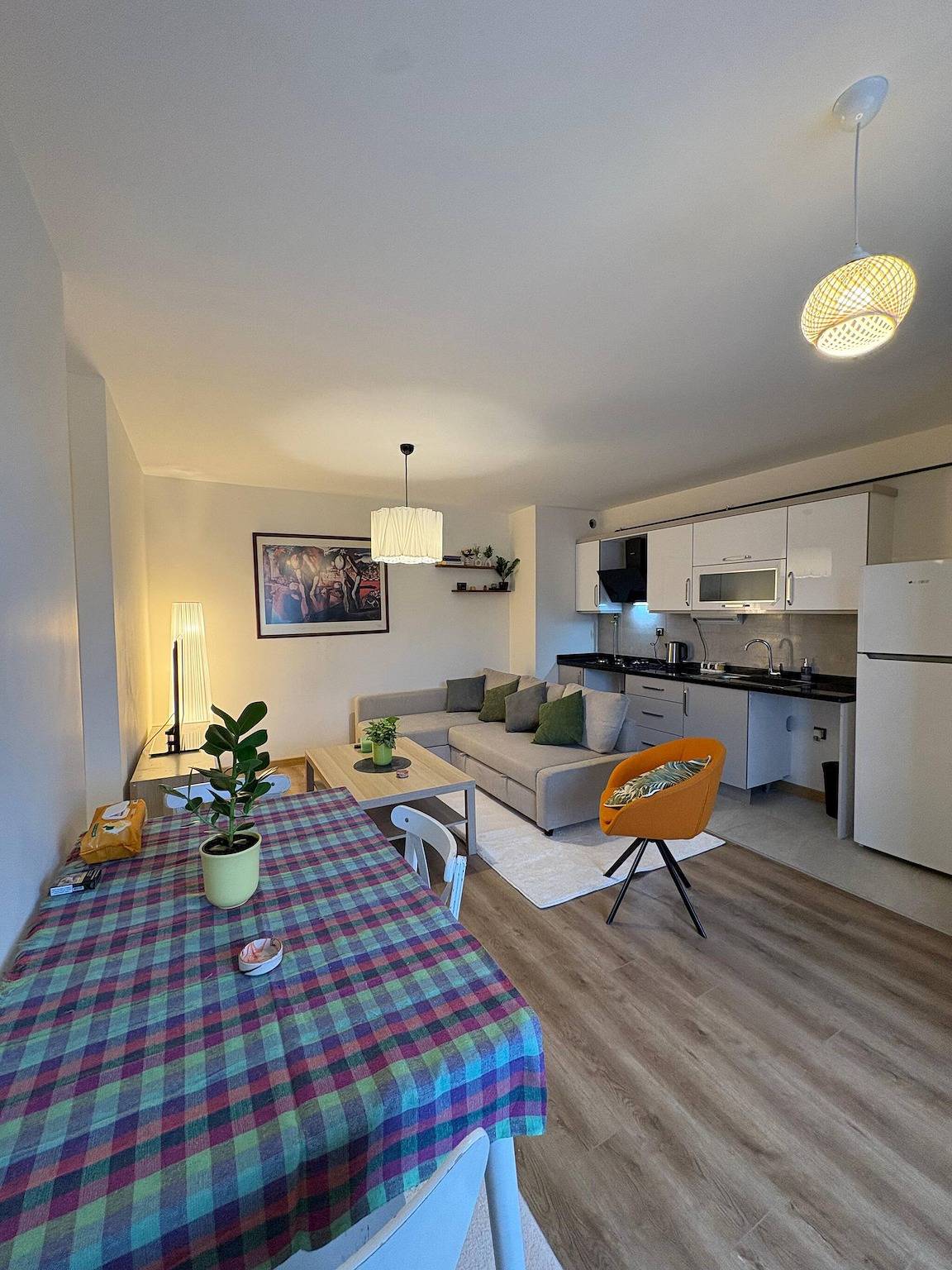 Hel lägenhet, 10 Mins to Takism - Central & New Modern Flat in Beyoğlu, Istanbul