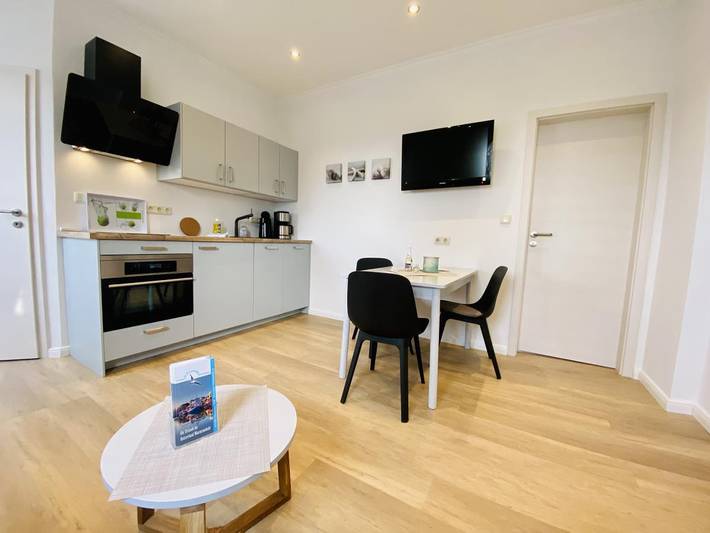 Ferienwohnung für 2 Personen, mit Balkon und Meerblick sowie Balkon/Terrasse in Rostock - 4